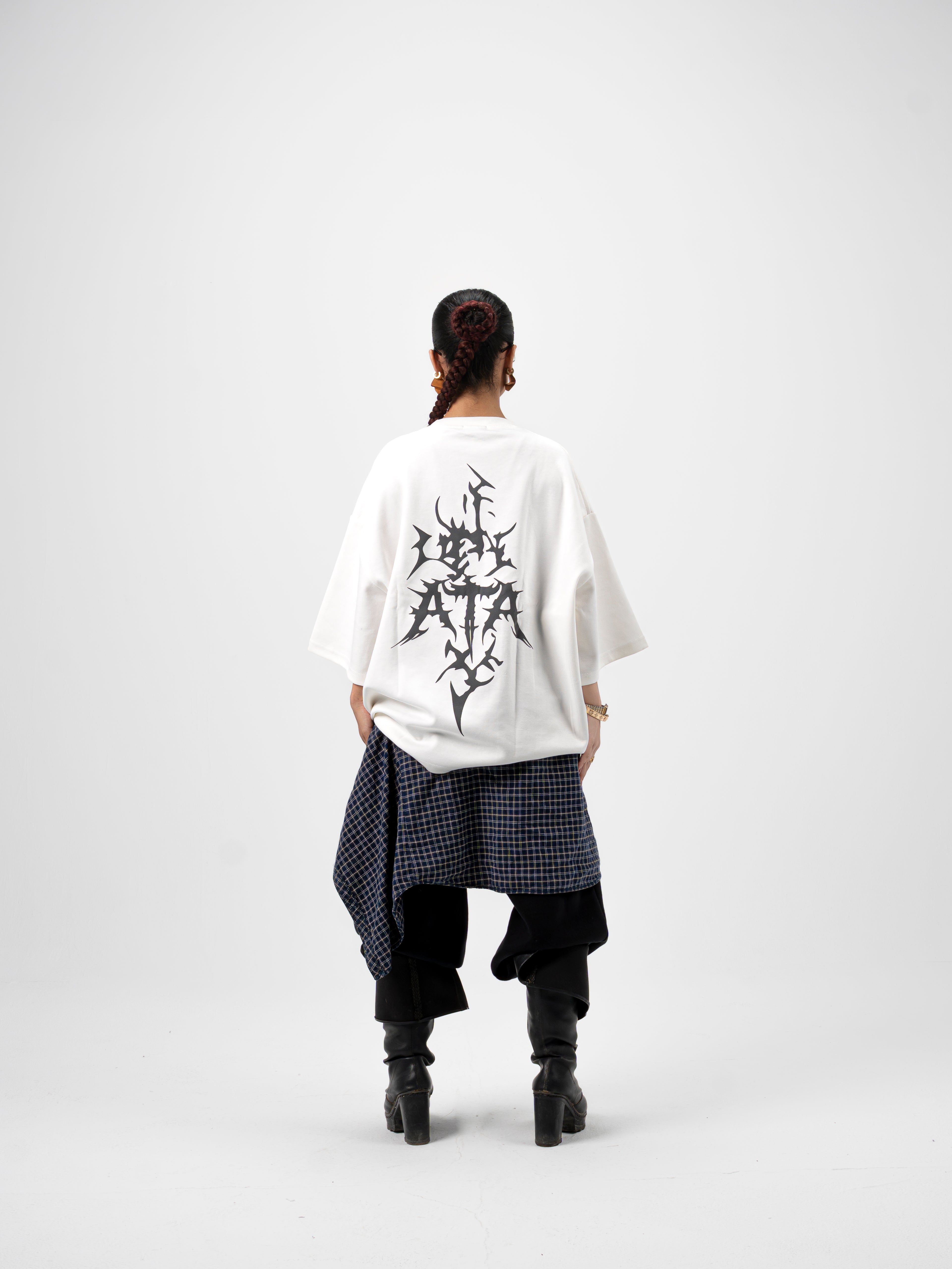 [001] WHITE T-SHIRT