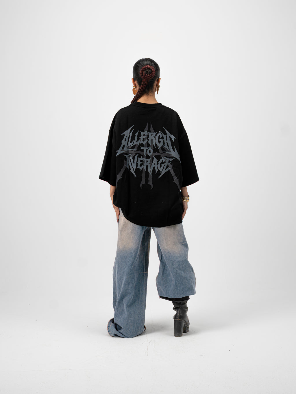 [001] BLACK T-SHIRT