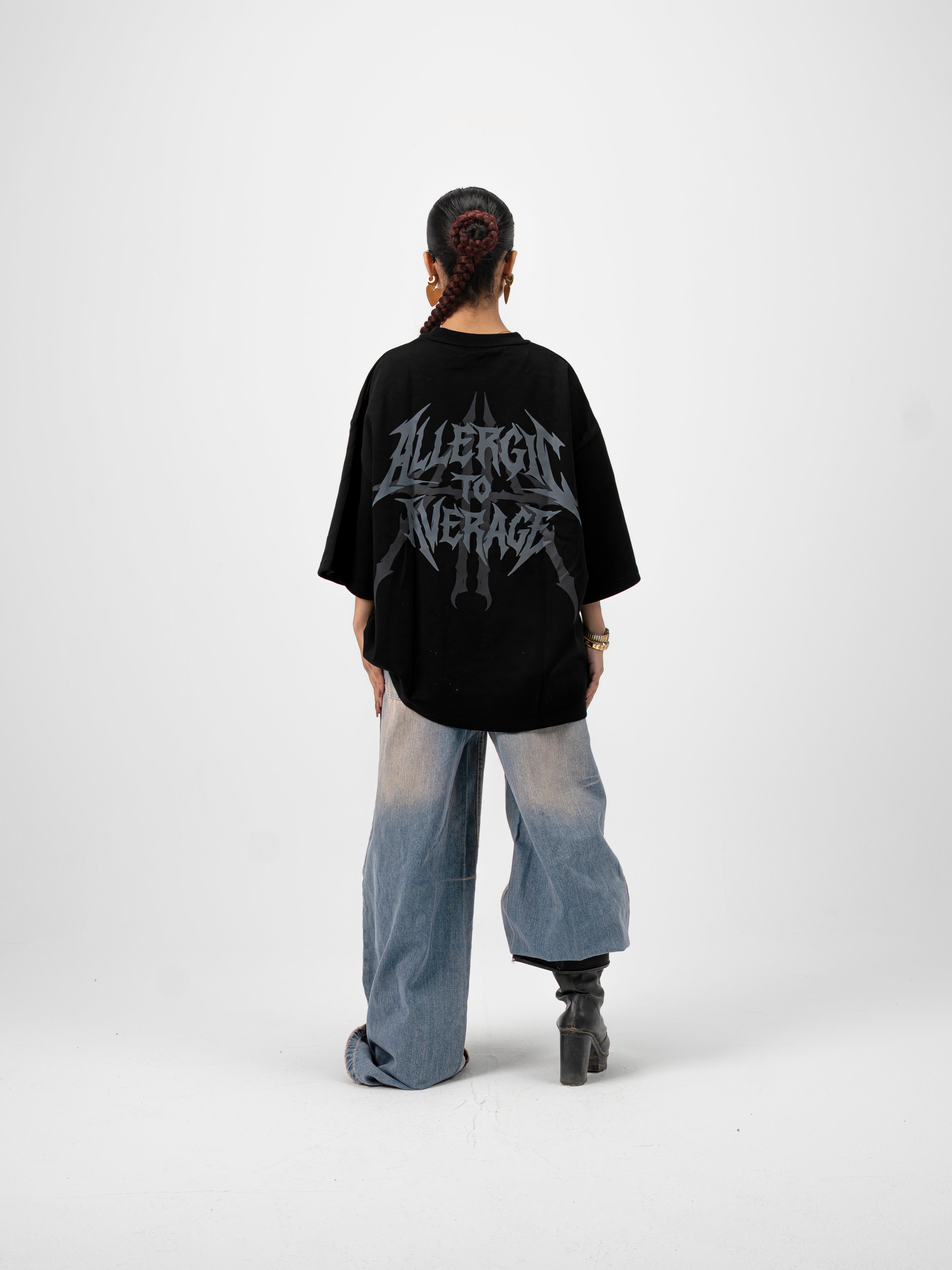 [001] BLACK T-SHIRT