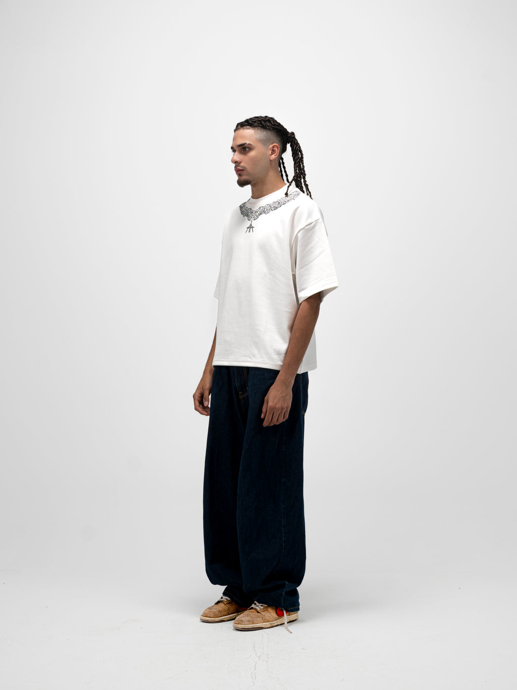 [001] WHITE T-SHIRT